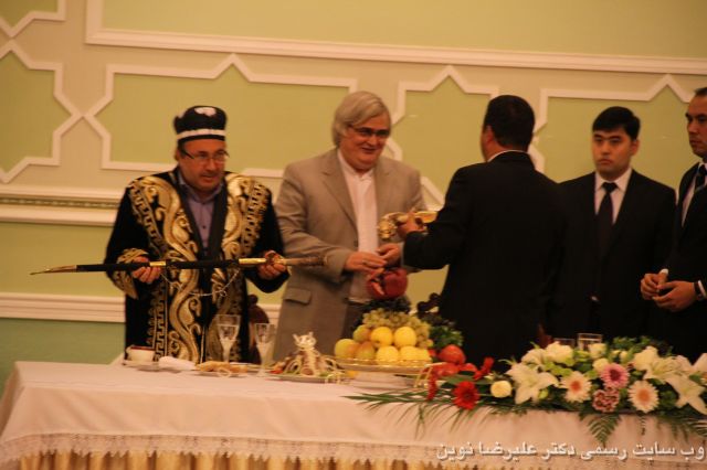 مراسم تجلیل در هفته فرهنگی تبریز در تاجیکستان